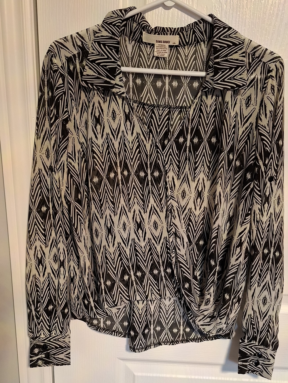 Sans Souci Black & White Geometric Button-Front Shirt